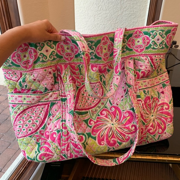 Vera Bradley Handbags - PINWHEEL PINK VERA BRADLEY GET CARRIED AWAY BAG